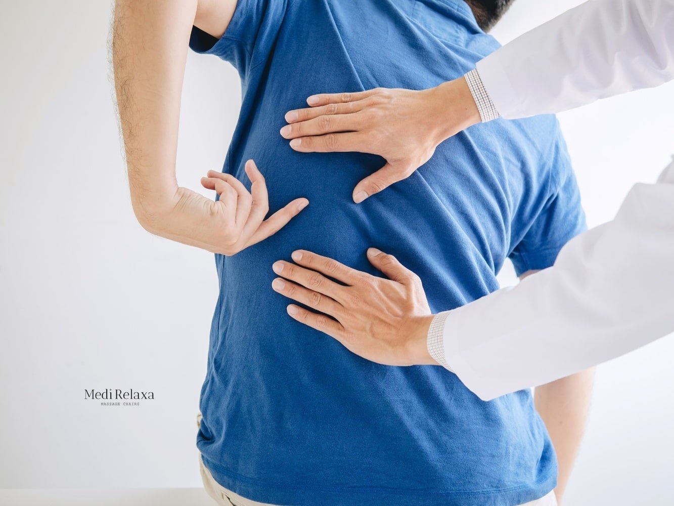 persoon met rugpijn in het middel