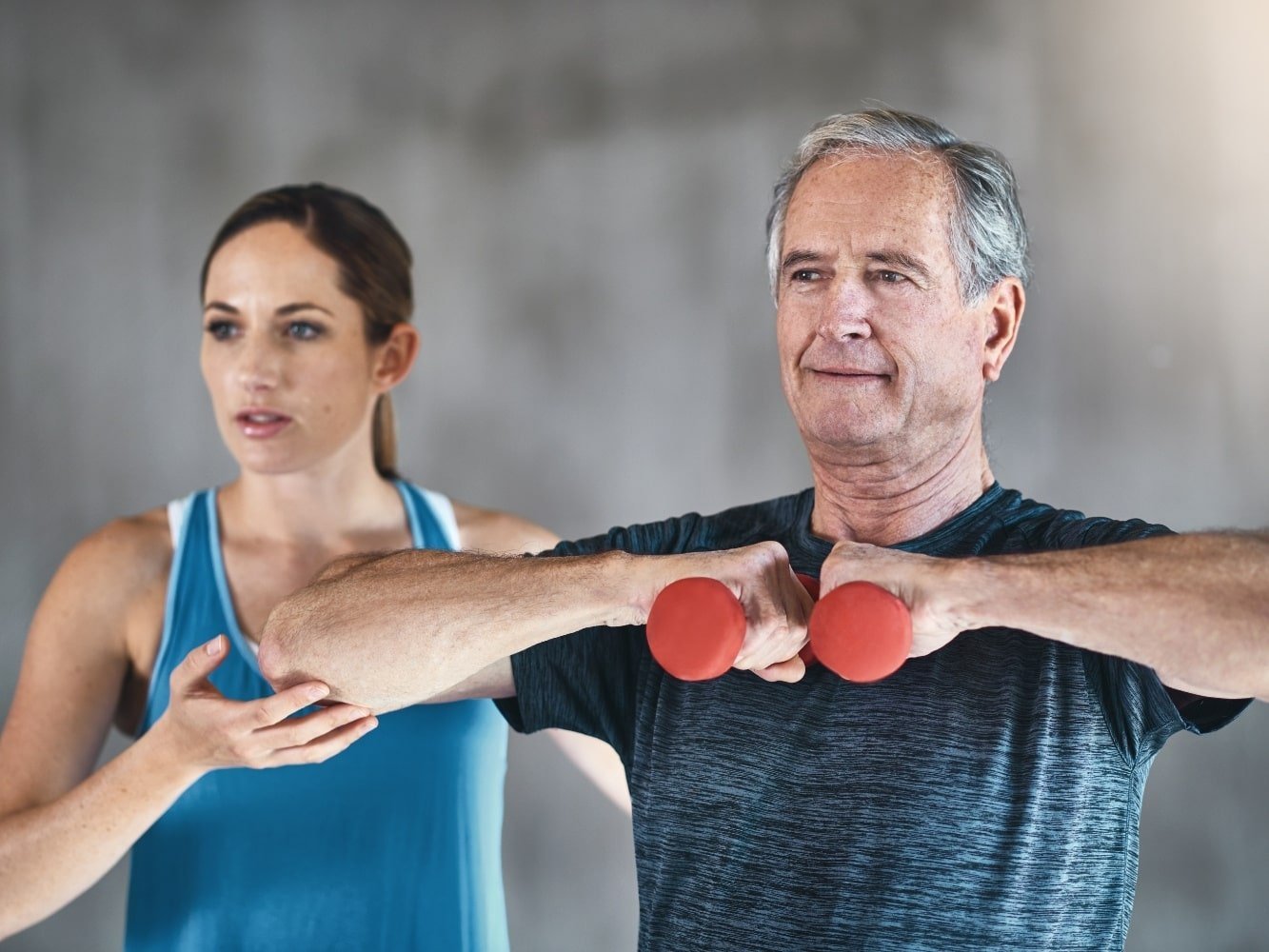 husband and wife do muscle strengthening exercises