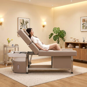 Headspa met Voetbad, een beige elektrisch verstelbaar behandelbed in een spa-ruimte